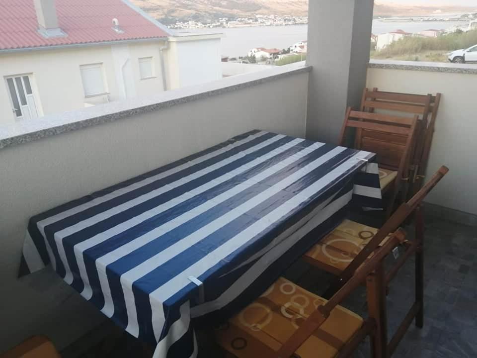 Apartman Dora Apartment Pag Town Exterior photo